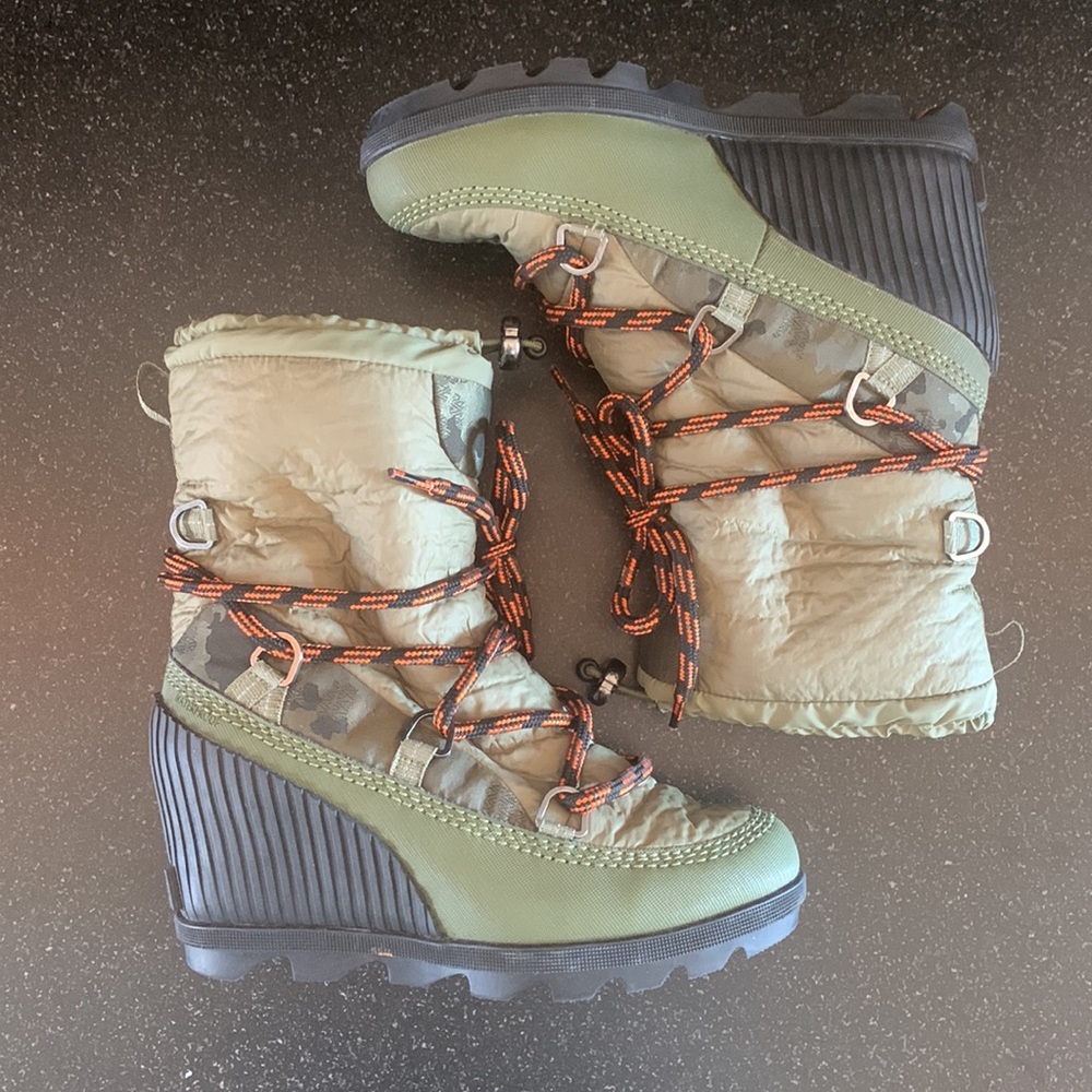 Sorel wedge boot
